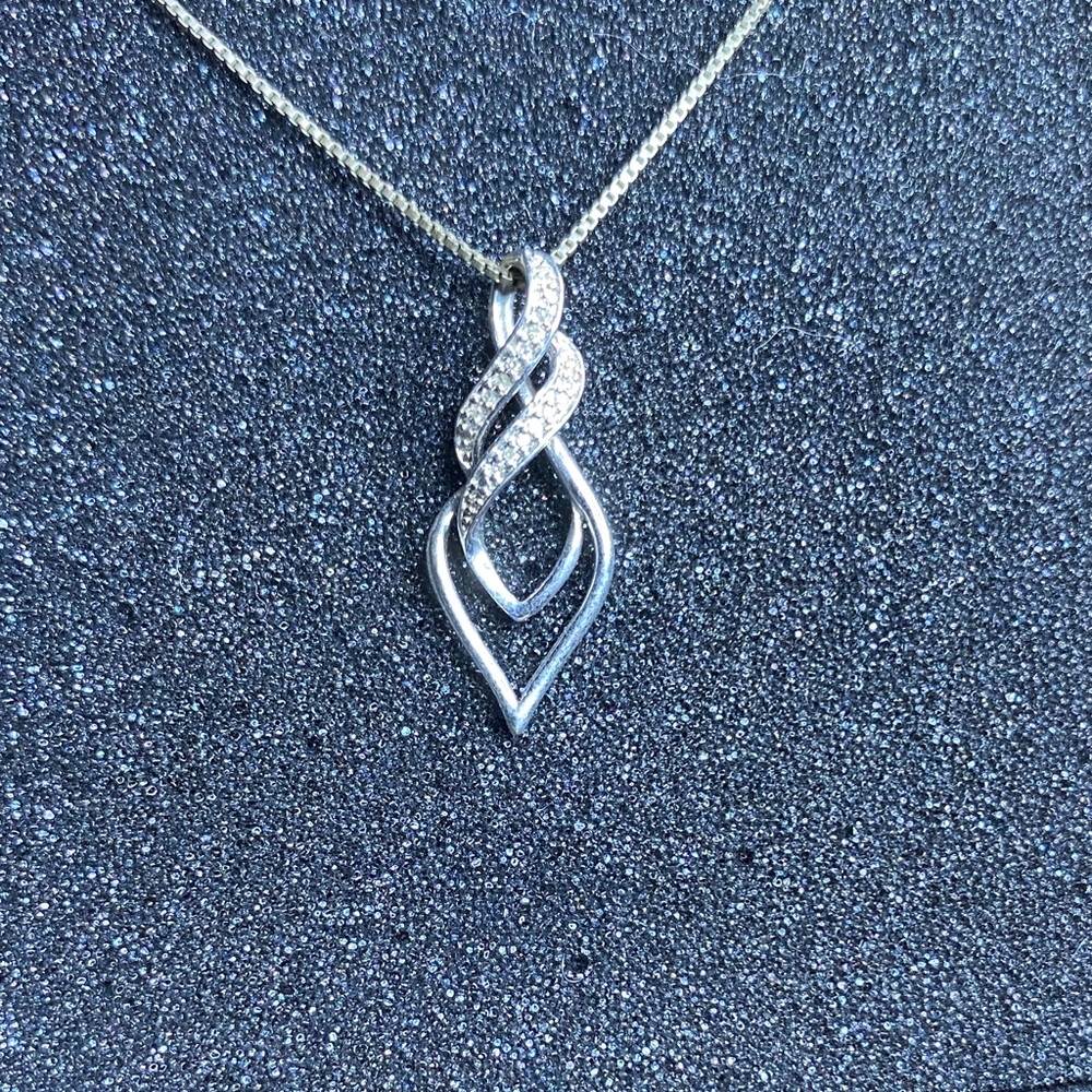 Elegant Sterling Silver Diamond Pendant Necklace